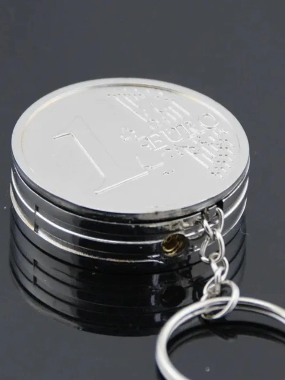 Silver Tone Coin Lighter with Statue of Liberty Design Set Of 2